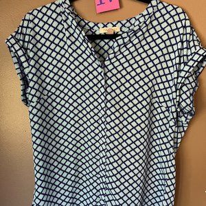 Cap sleeve geometric print blouse